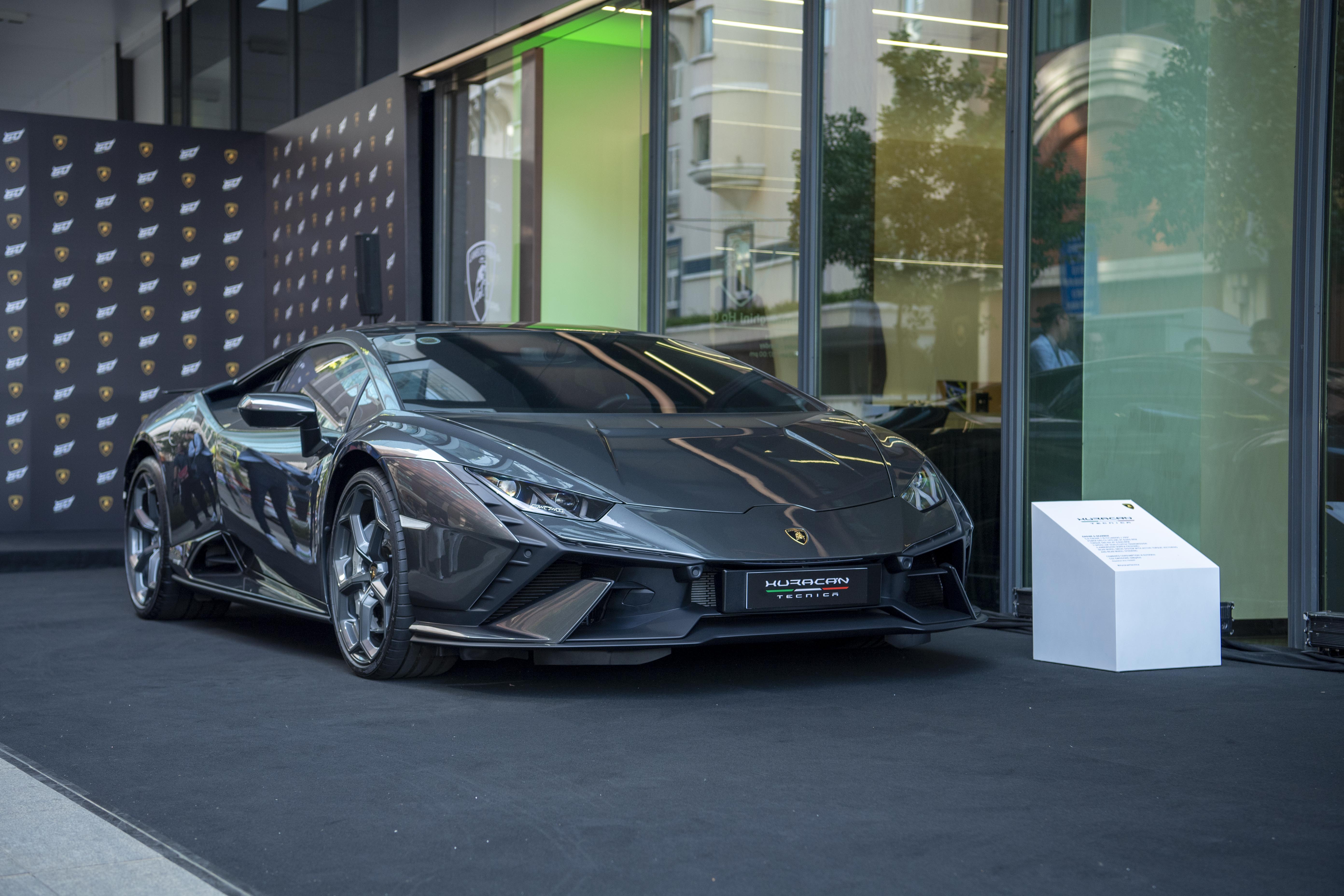 Lamborghini khai trương showroom chính hãng tại Tp Hồ Chí Minh